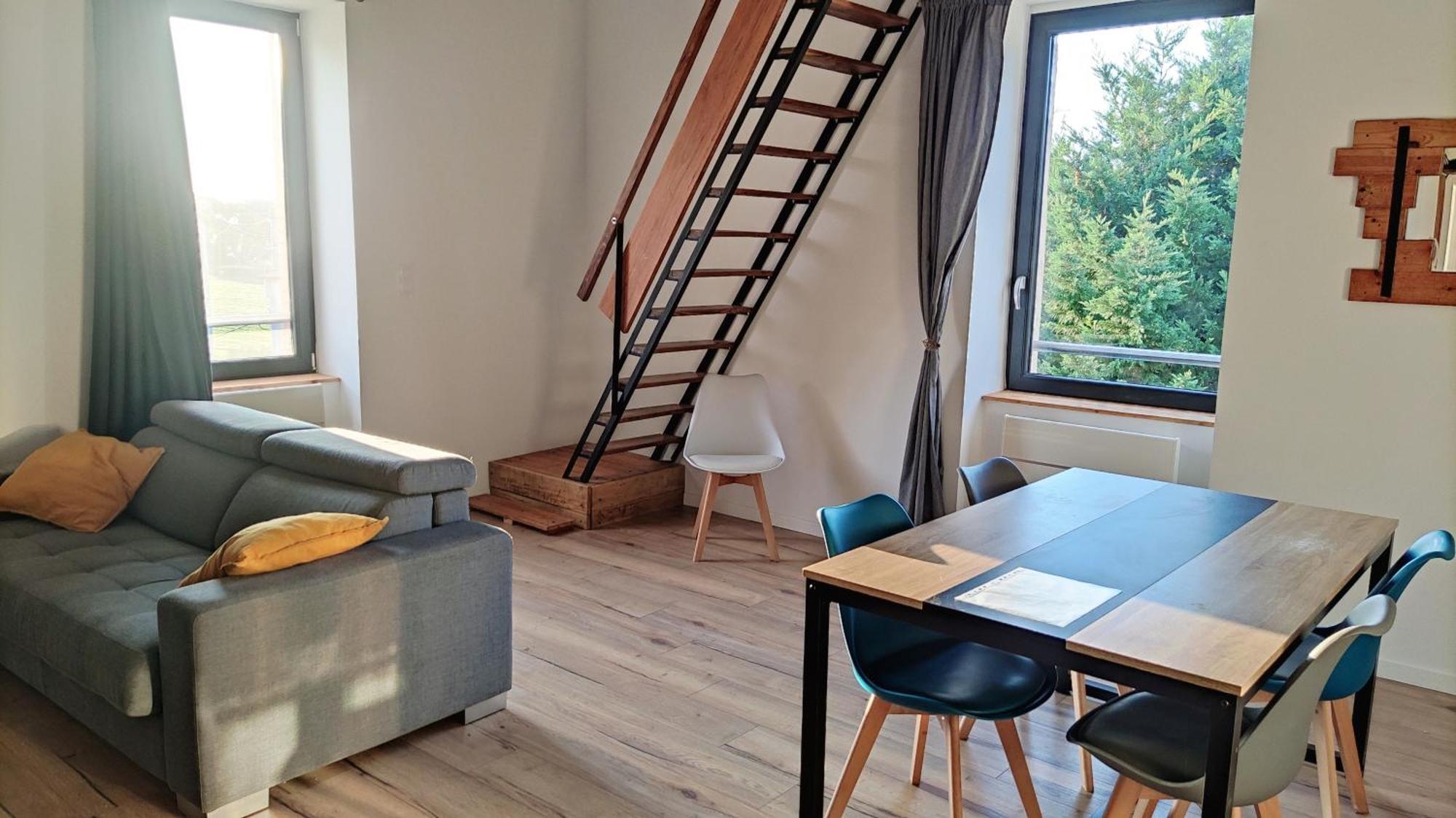 Appartement Duplex Dans Ancienne Usine Beaupréau-en-Mauges